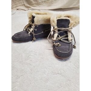 Clarks Gray Ivory Fuzzy Snow Leather Winter Ankle Boots 9 Casual Cozy‎ Winter